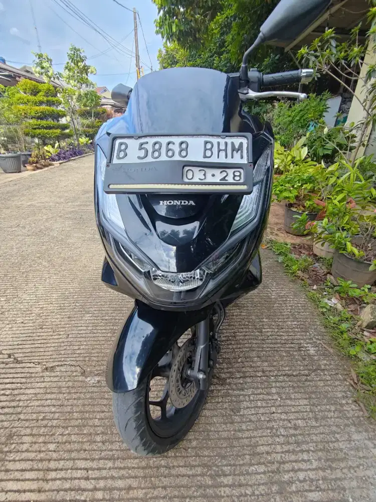 Honda PCX 2023 Hitam