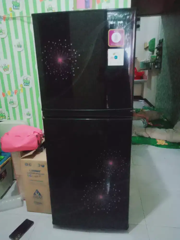 Kulkas sharp 2 pintu