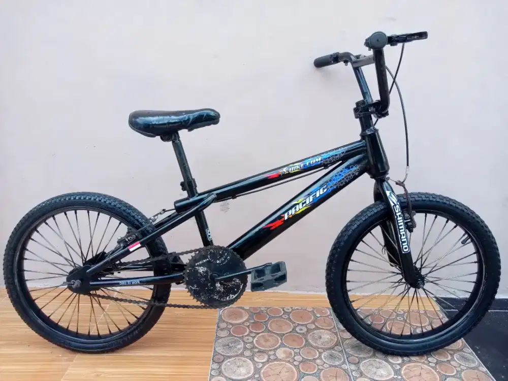 Sepeda BMX 20. Noken mulus KINCLONG siap pakai, lokasi kemiling, NEGO.