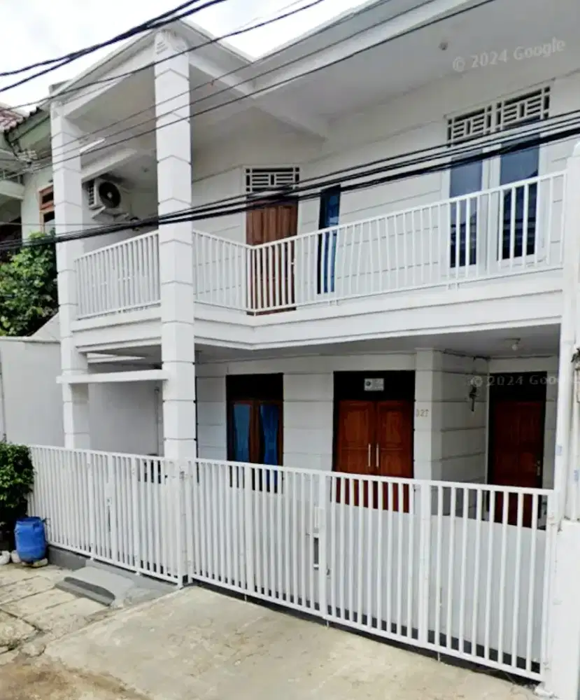 Dijual rumah 2lantai bangunan mandiri jl cipayung jakarta timur