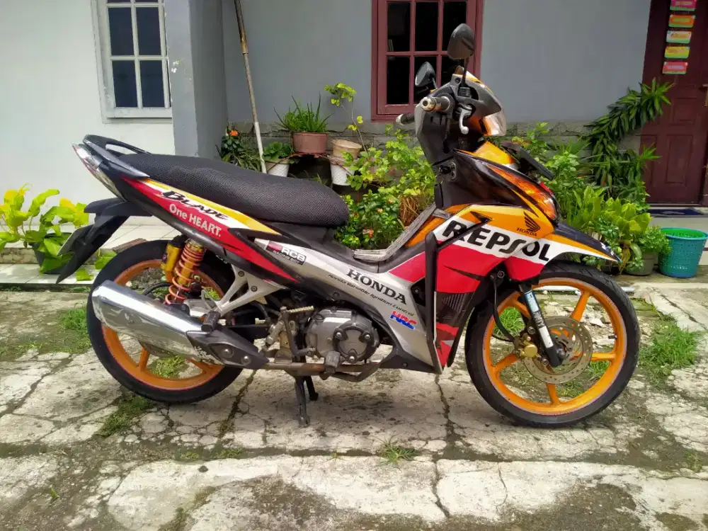 Honda Blade Repsol 2012 B Depok Pajak Hidup bisa TT