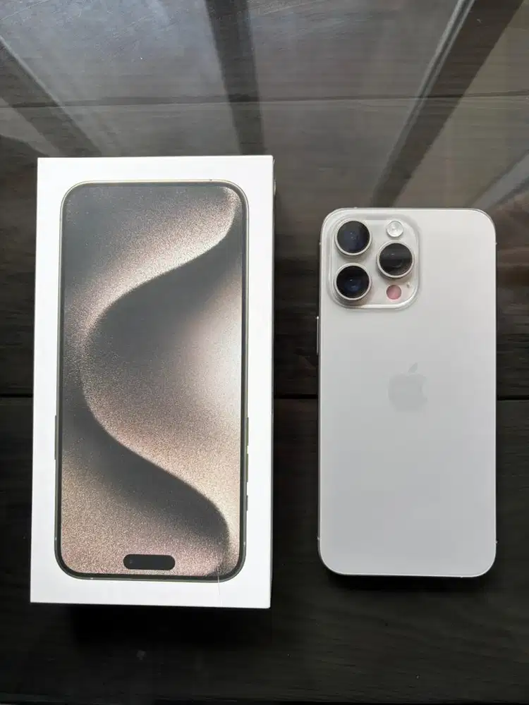 iPhone 15 Pro Max 256GB Natural Titanium – Fullset + 3 FineWoven