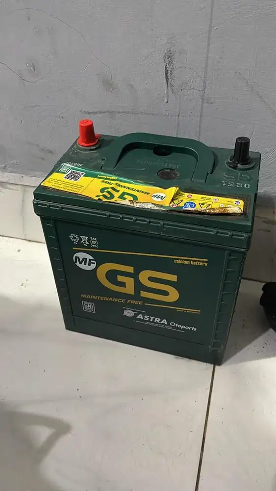 Aki mobil bekas