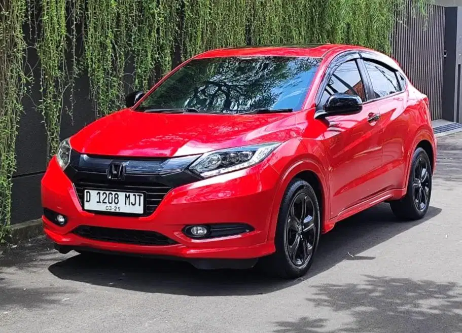 HRV HR-V PRESTIGE 1.8 AT 2017 LowKM 70rb RECORD HONDA BANDUNG