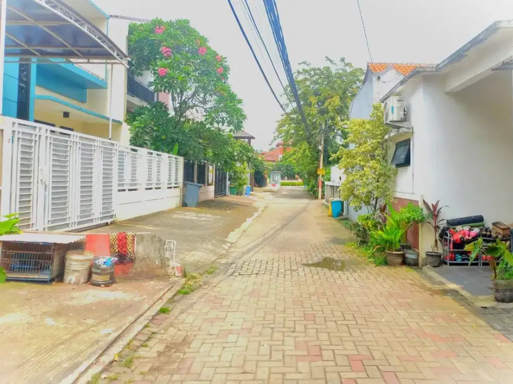 5 Menit Halte Adam Malik, Tanah Dijual Dalam Komplek