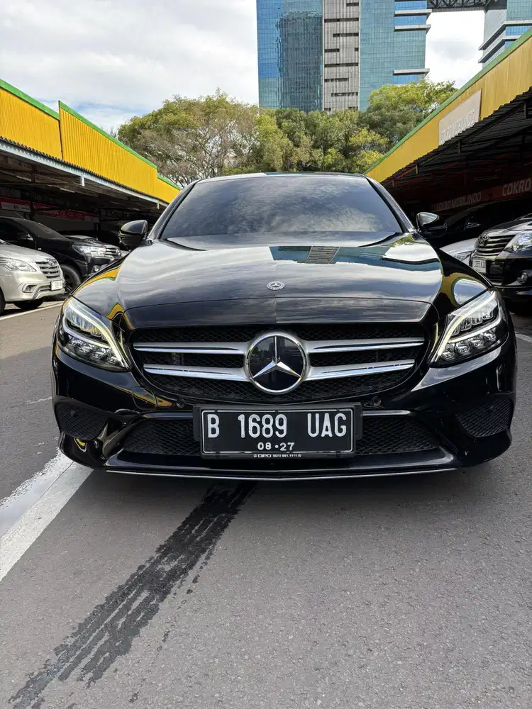 MERCEDES BENZ C200 2019 AMG LINE