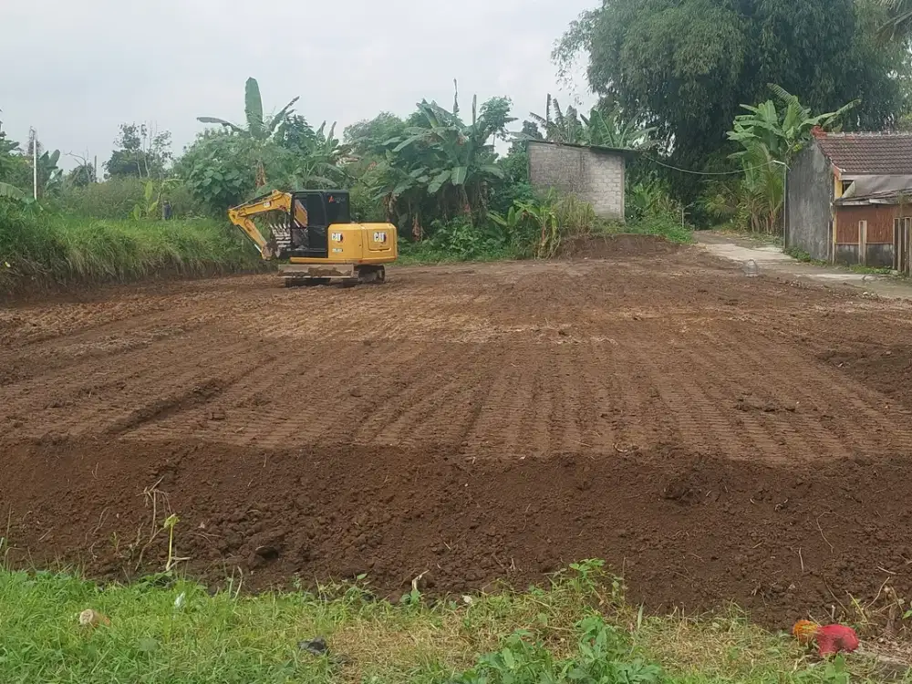 Gentan Kaliurang, Tanah Sleman, dekat Warung Kopi Merapi