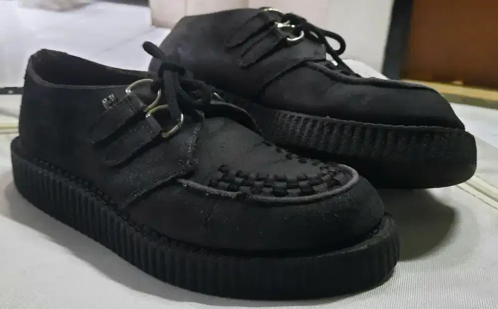 Sepatu Double Sole Merk T.U.K (Made in England)