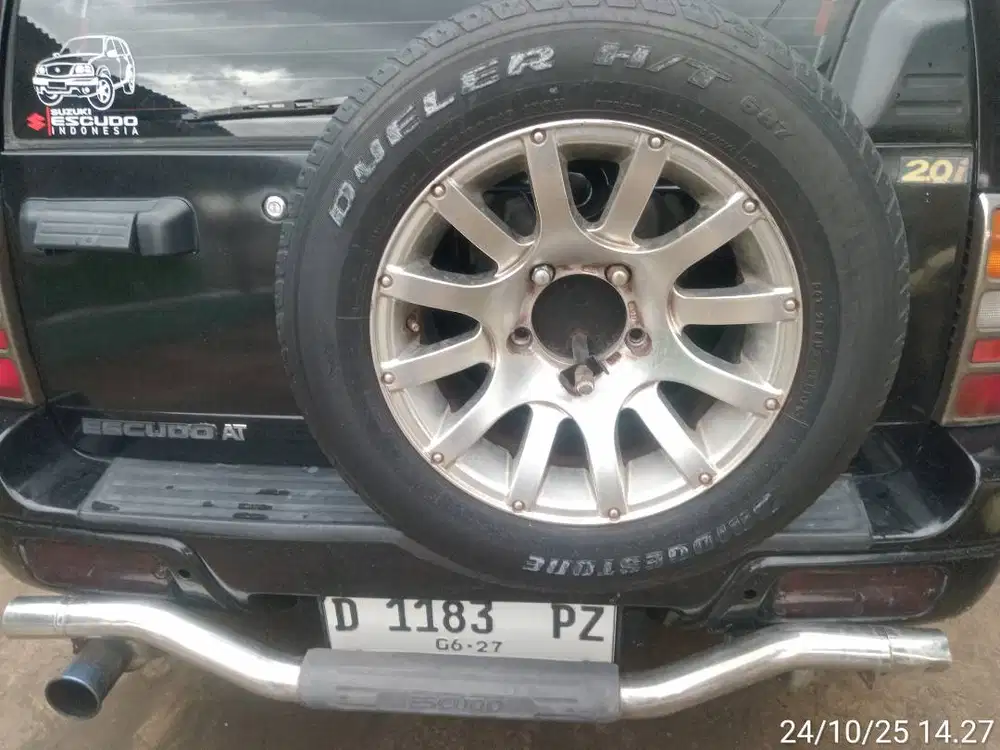 Mobil berkualitas & terawat bensin hemat Escudo