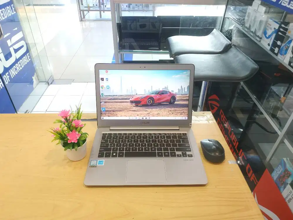 JUAL LAPTOP ASUS ZENBOOK UX330UAK CORE i7 RAM 8GB SSD 512GB