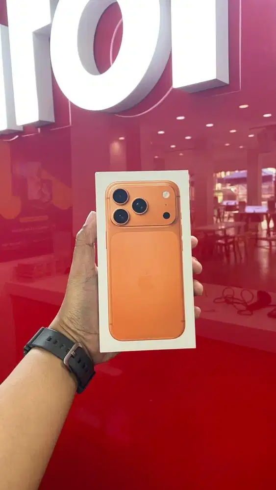 READYYY!! iPhone 17 Pro Orange