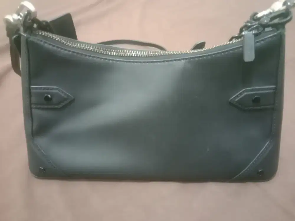 Mau dijual tas Charles & keith