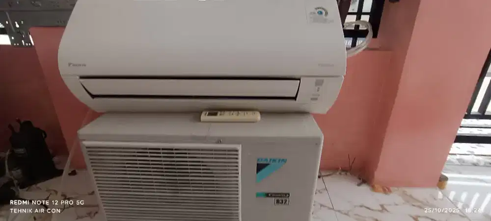 AC Daikin inverter 1/2.pk original Thailand kondisi 90%