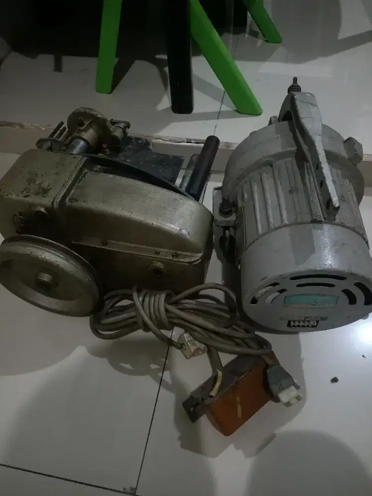 Mesin konfeksi potong bisband kaos