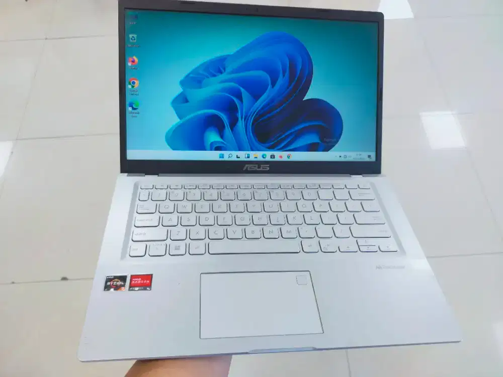Dijual Laptop Asus Vivobook RYZEN 3-3250 Ram 8GB SSD 256GB Win 11 back
