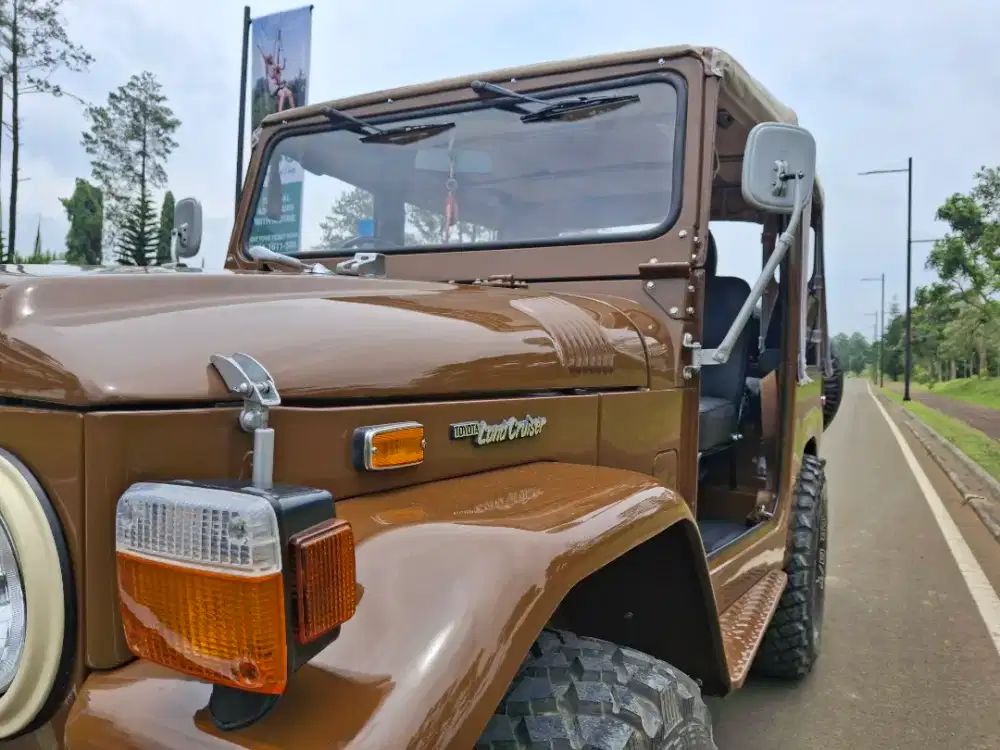 Toyota Land Cruiser Canvastop thn 1975 full restorasi