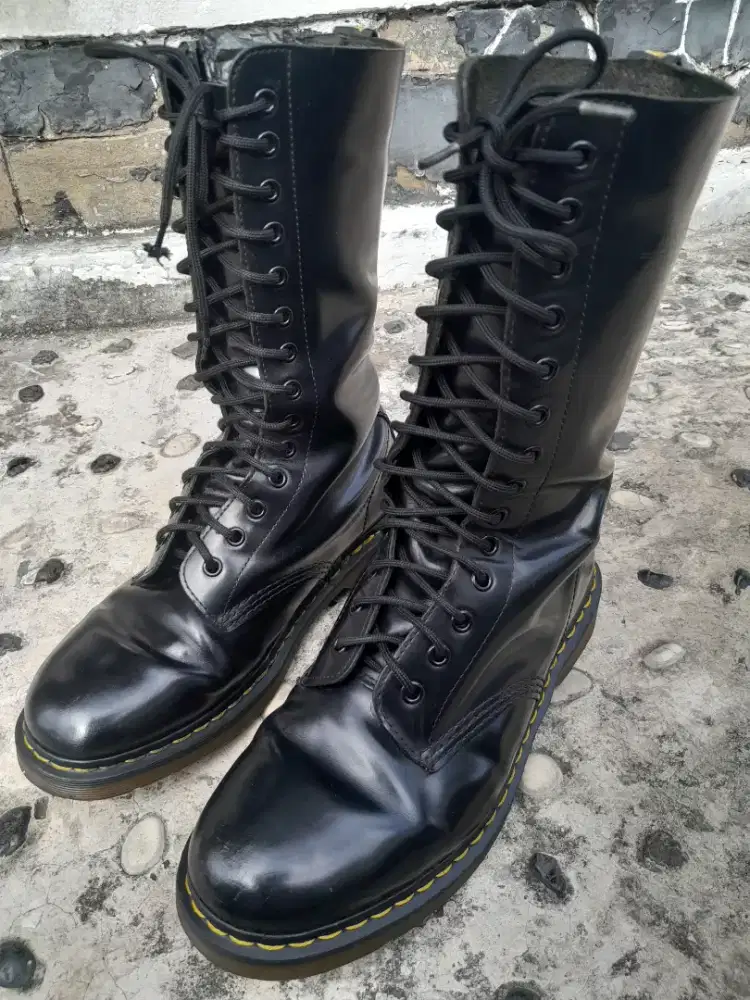 Sepatu Boot Dr.Martens made in china Original