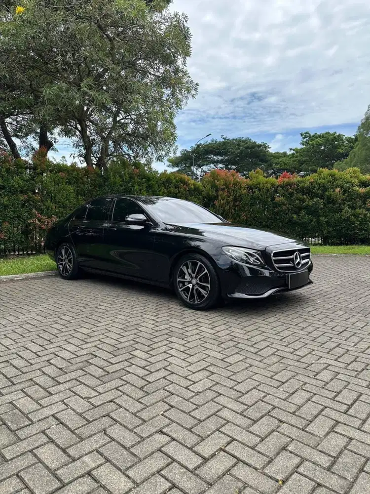 Mercedes Benz E300 AVG CBU 2017