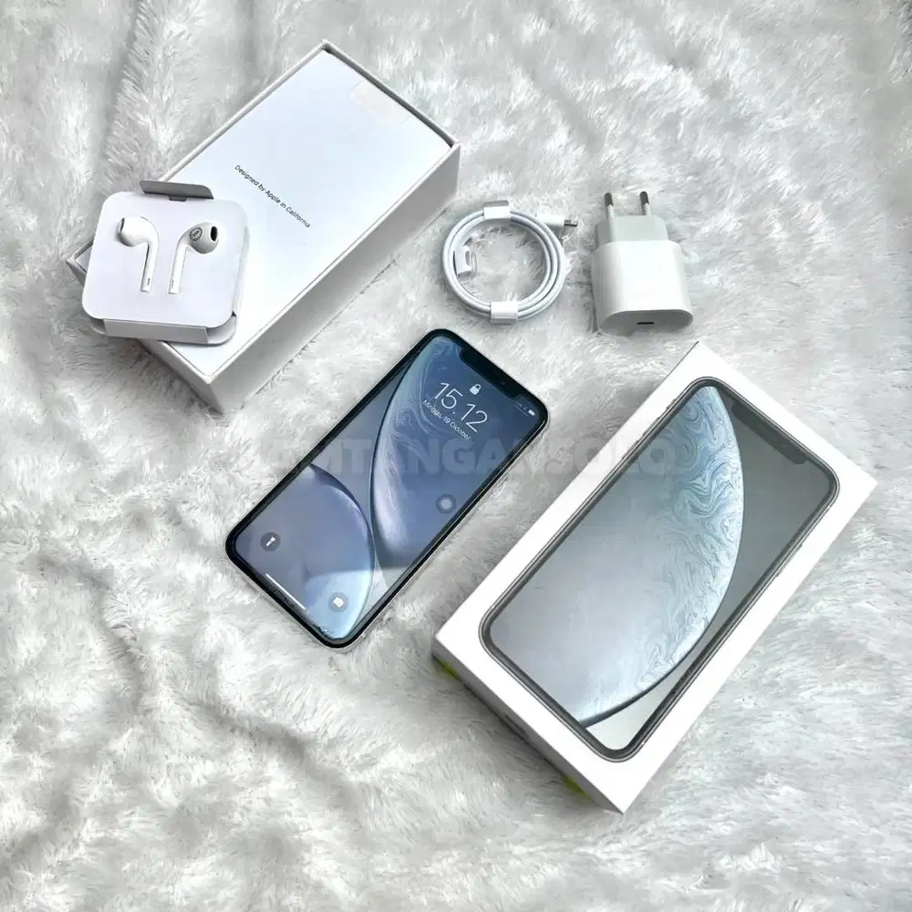 IPHONE XR 64GB INTER SMARTFREN TRI INDOSAT OK KARTU LAIN BELUM DICOBA
