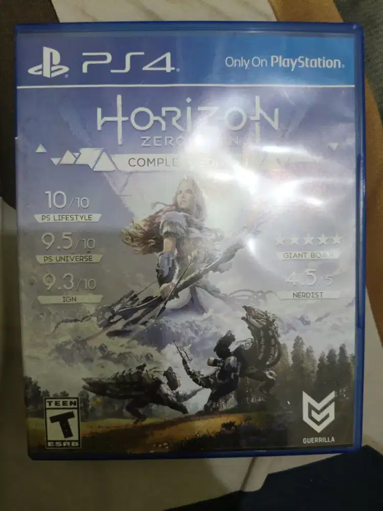 Kaset BD Horizon Zero Dawn Complete edition PS4