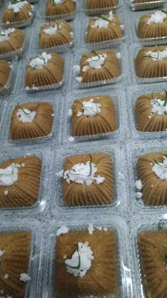 Terima pesanan kue basah dalam skala kecil dan besar