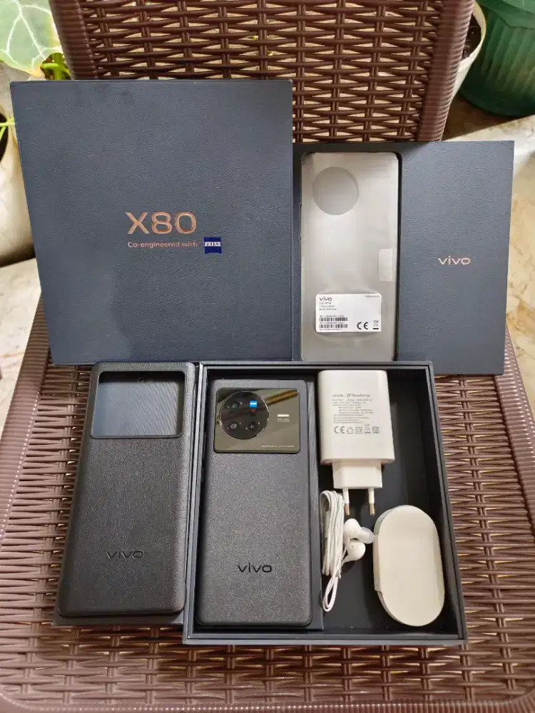 Vivo X80 12/256 Cosmic Black Fullset Like New!