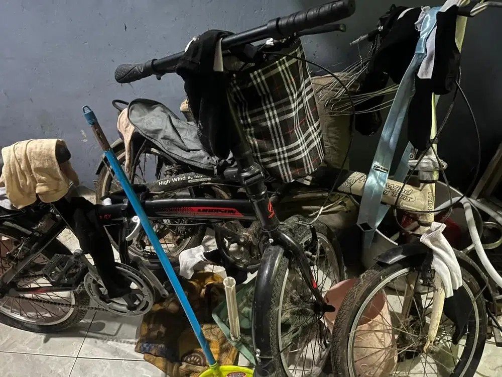 2 SEPEDA LIPAT BEKAS