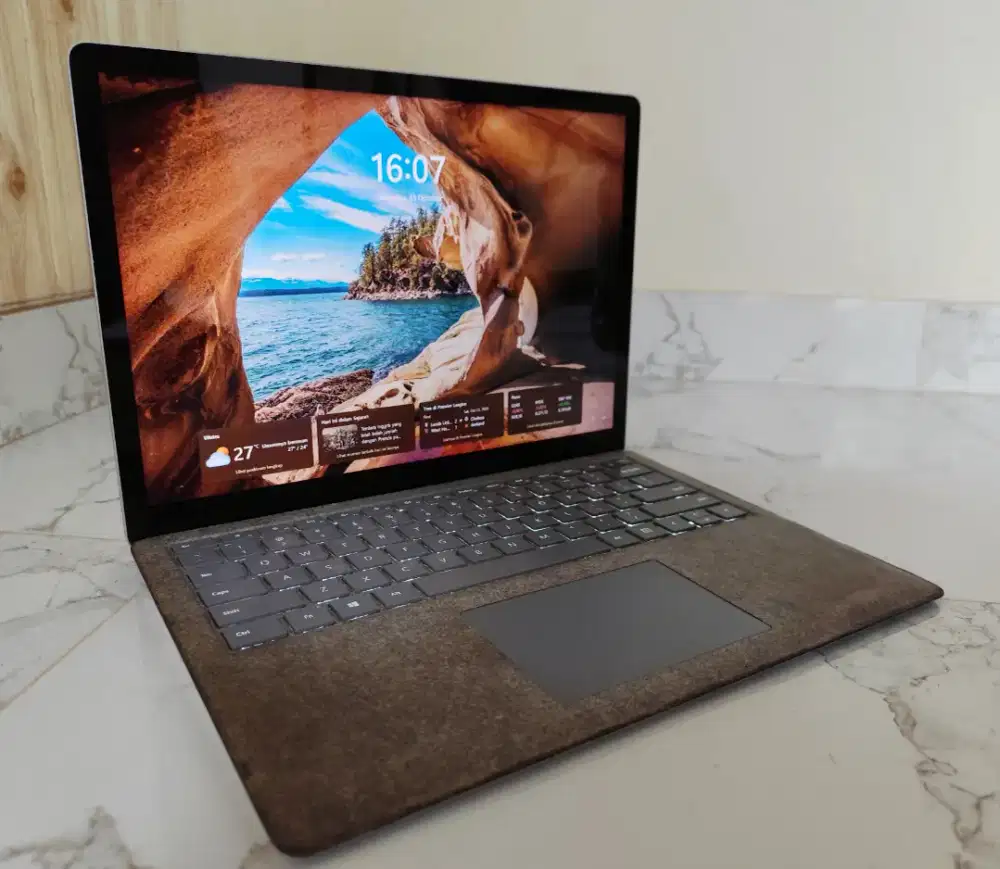 surface laptop 2 i7