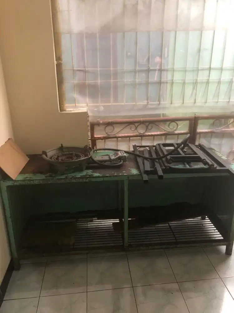 Meja Kompor Besi Bekas