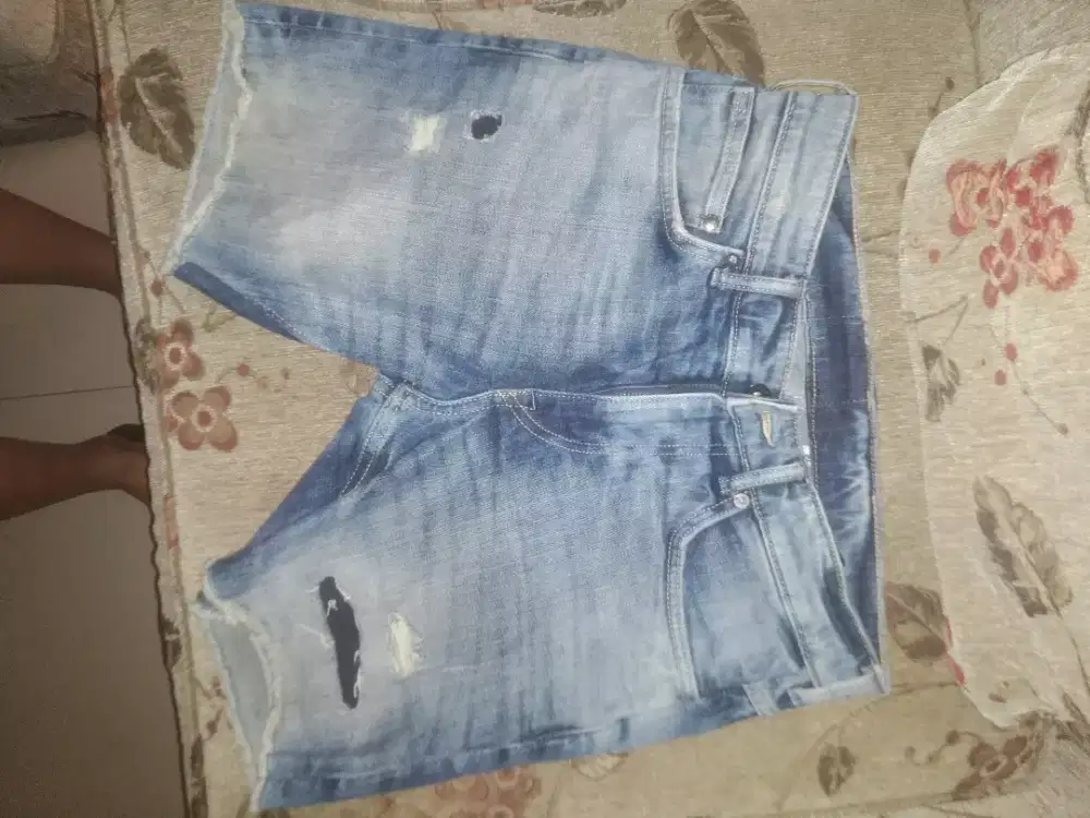 Celana jeans Ripped Denim like new
