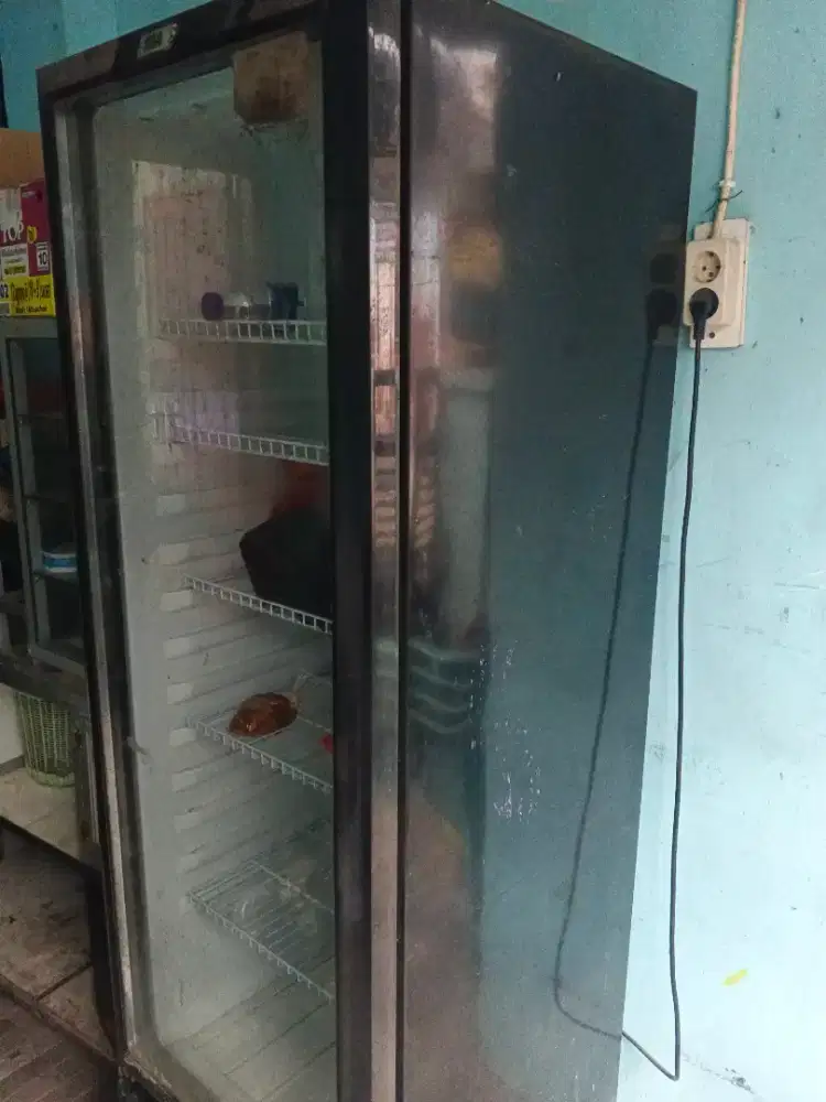 Showcase/kulkas warung