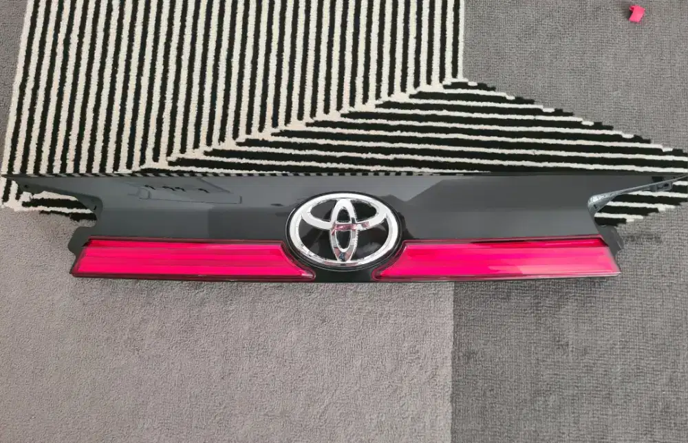 Trunklid LED Innova Reborn Venturer dan Stoplamp