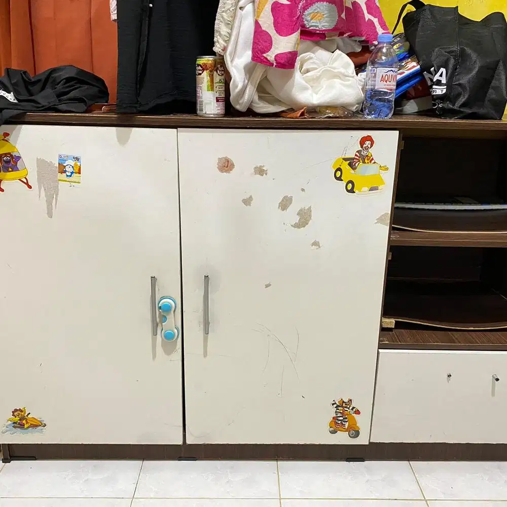 Jual Cepat Lemari Rak TV Pira Second