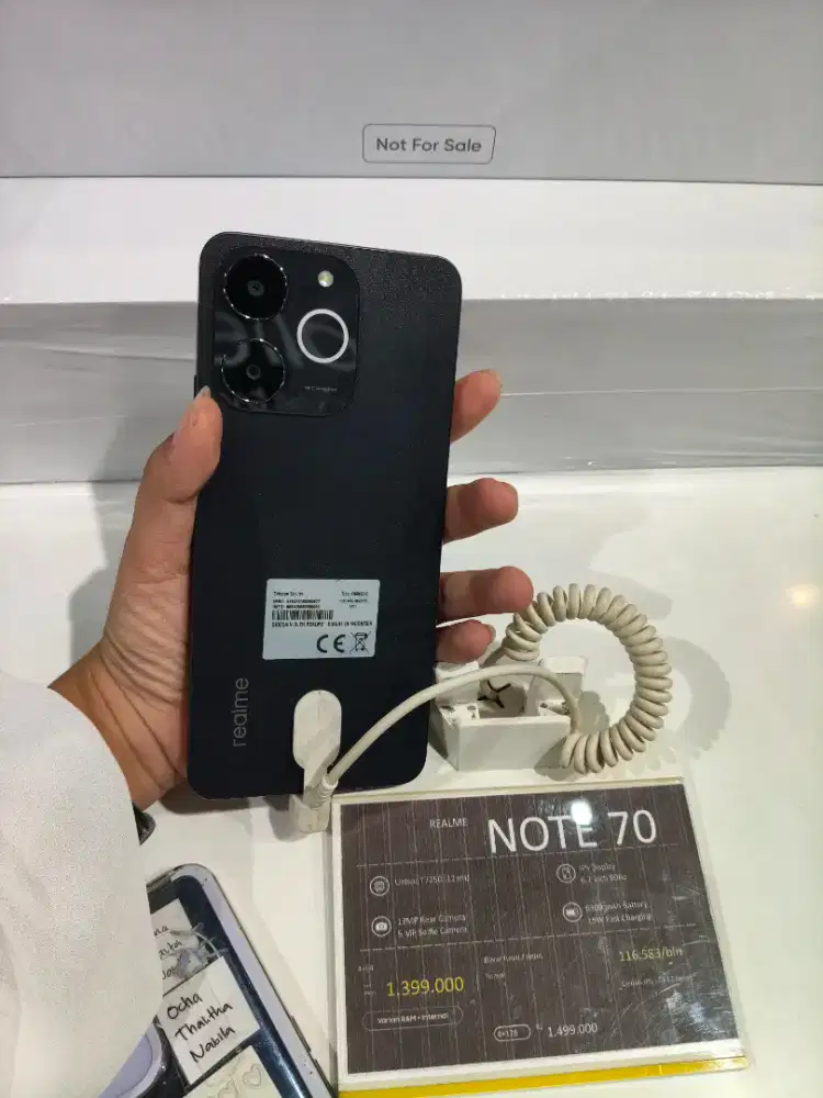 Realme Note 70 - Baterai besar & Tahan air