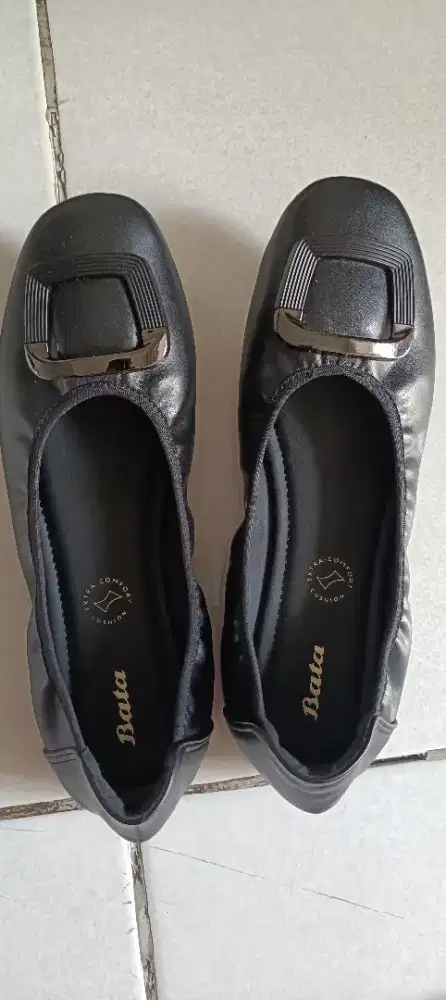 Di JUAL Cepat Spatu ukuran 39 merk Bata