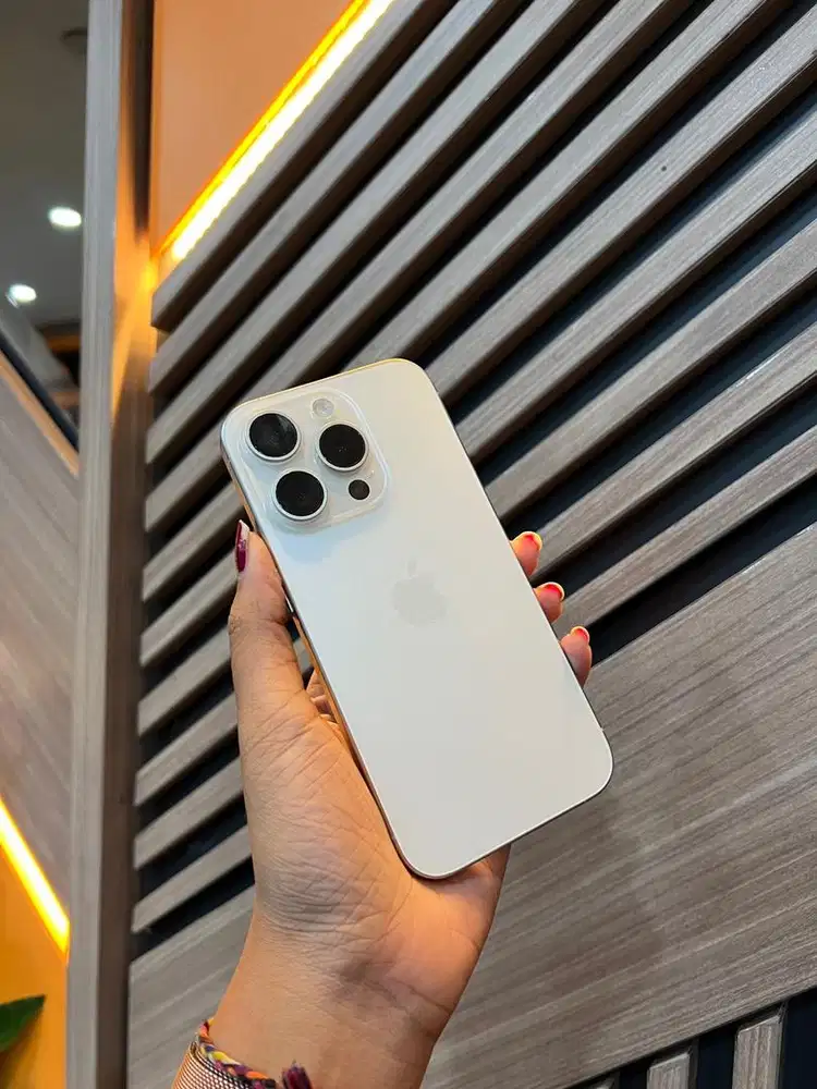 iphone 15pro 128 white titanium