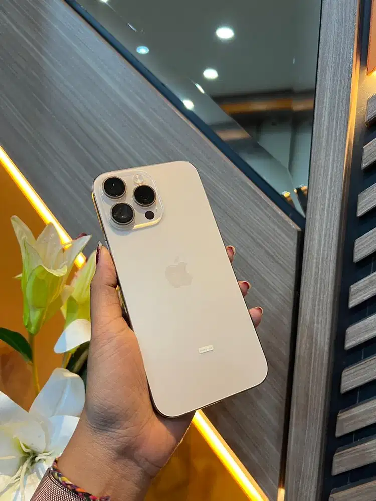 iphone 16promax 256 dessert titanium