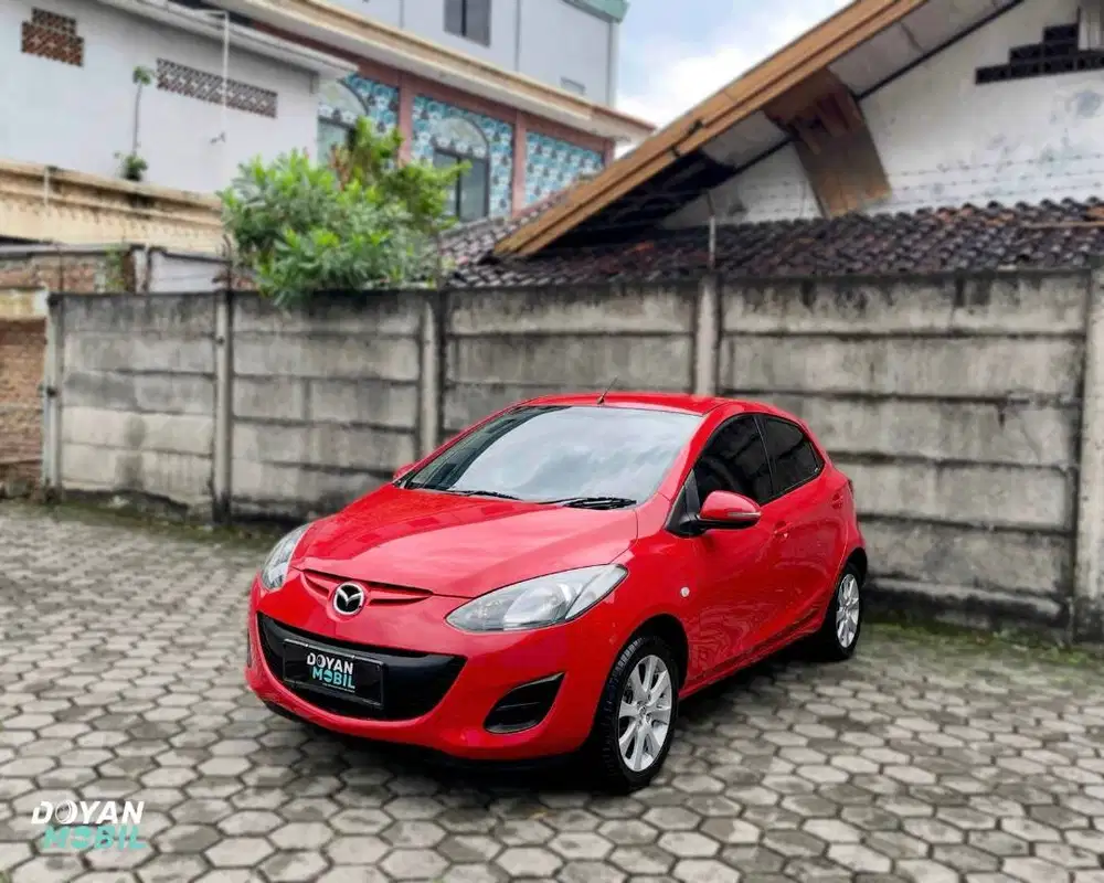 MAZDA 2 S Hatchback Matic 2012 - Merah Metallic