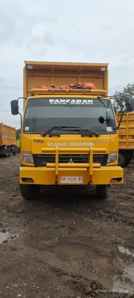 Mitsubishi Fighter FN62F HDR 6x4 M/T 2023 akhir pemakaian 2024