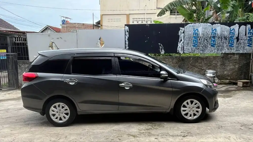 Dijual Mobilio 2014 tipe E manual