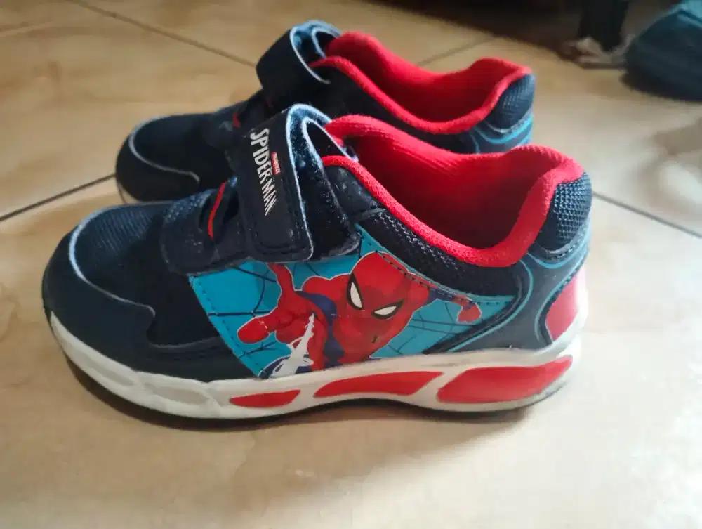 Sepatu anak Skechers ori