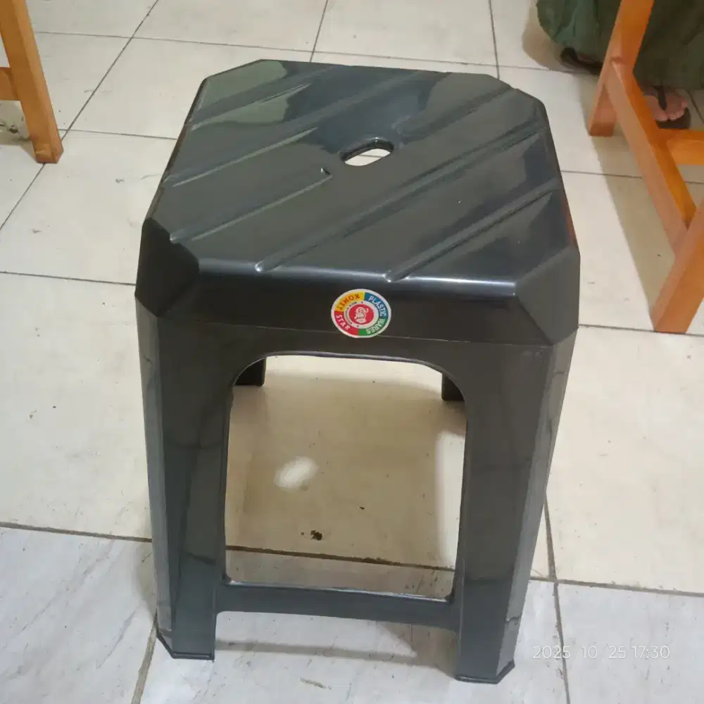Bangku Plastik Komet Star