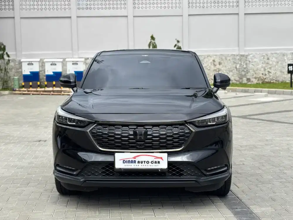 Low km 12rb Honda HRV 1.5 SE at 2023 black on black