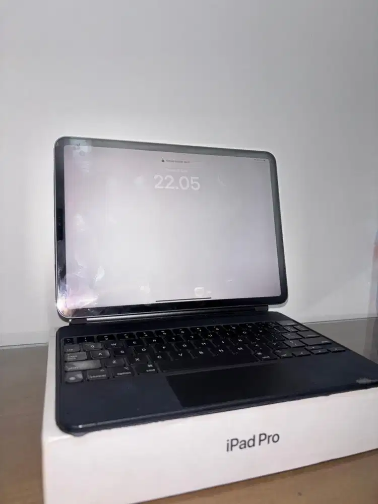 Ipad Pro 11 inch 128GB + FREE MAGIC KEYBOARD APPLE