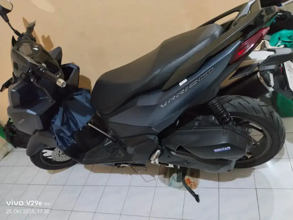 Vario 160 ABS warna biru