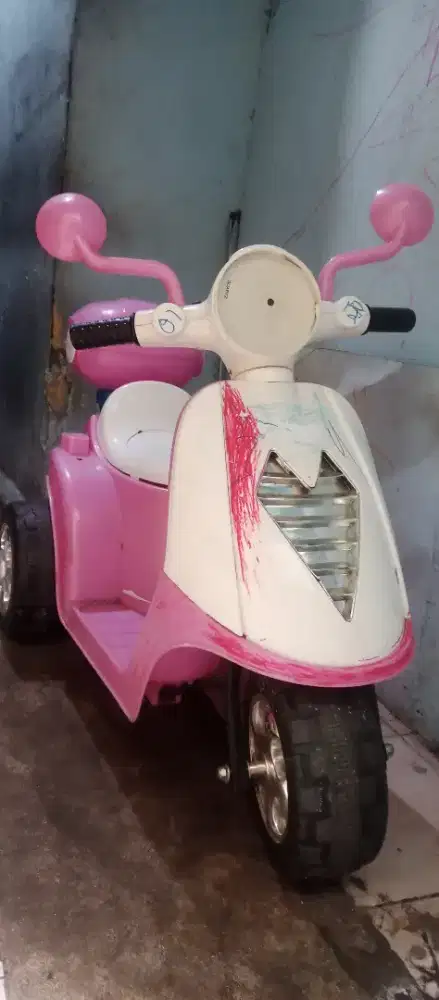 Mainan motor aki anak