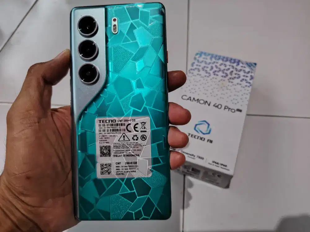 tecno camon 40 pro 5g 8/256 fullset