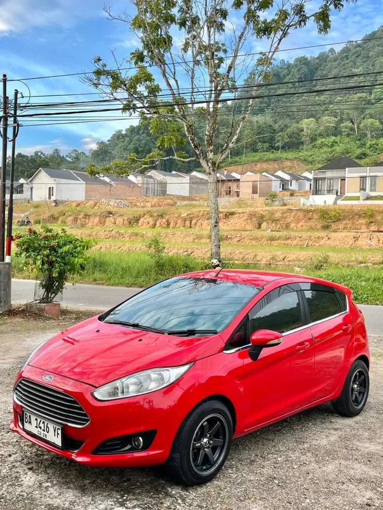 Ford fiesta facelift S limited matic 2013 istimewa mulus
