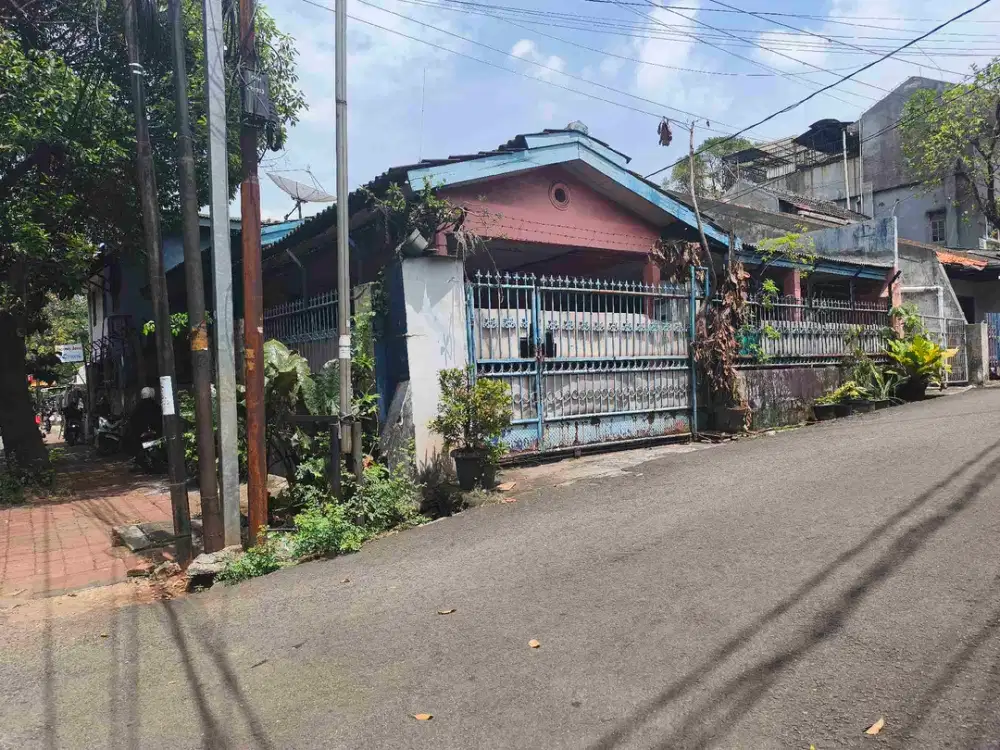 BU TURUN HARGA RUMAH STRATEGIS PINGGIR JALAN BASUKI RAHMAT CIPINANG