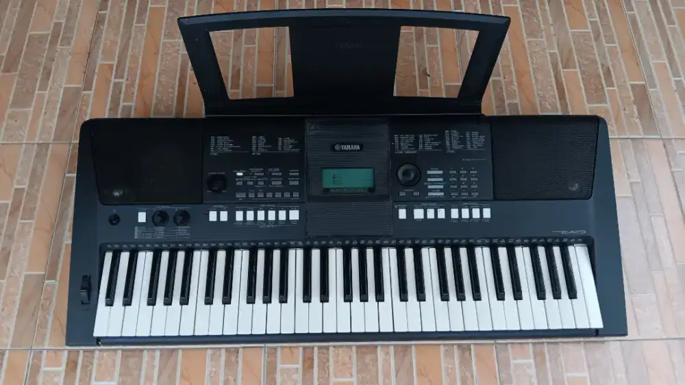 Yamaha PSR E423